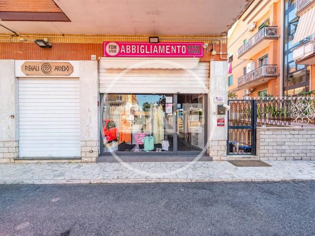 Locale Commerciale in affitto a Castelverde, Roma Capitale