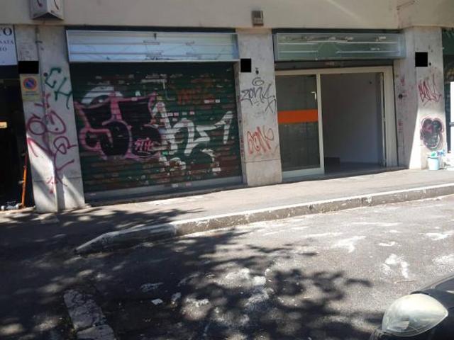 Locale Commerciale in affitto a Municipio Roma VIII, Roma Capitale