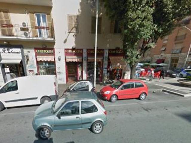 Locale Commerciale in affitto a Municipio Roma VII, Roma Capitale