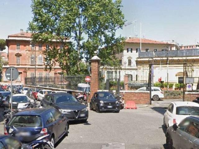 Locale Commerciale in affitto a Municipio Roma I, Roma Capitale