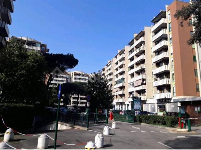 Locale Commerciale in affitto a Municipio Roma IV, Roma Capitale