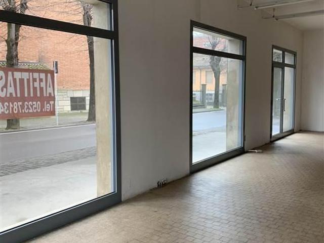 Locale Commerciale in affitto a Rottofreno, Reggio Emilia