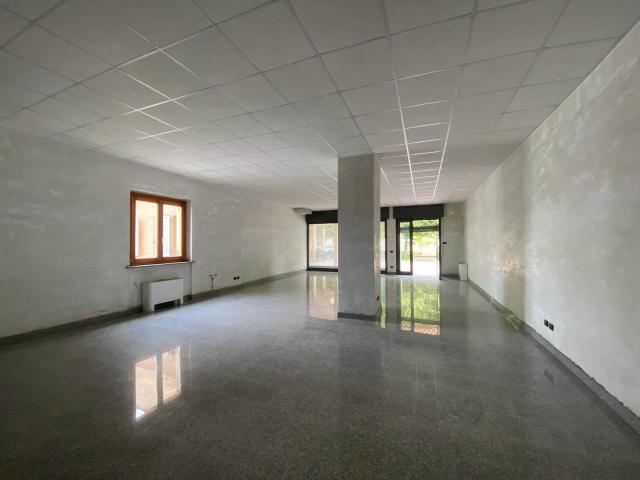 Locale Commerciale in affitto a Rottofreno, Reggio Emilia