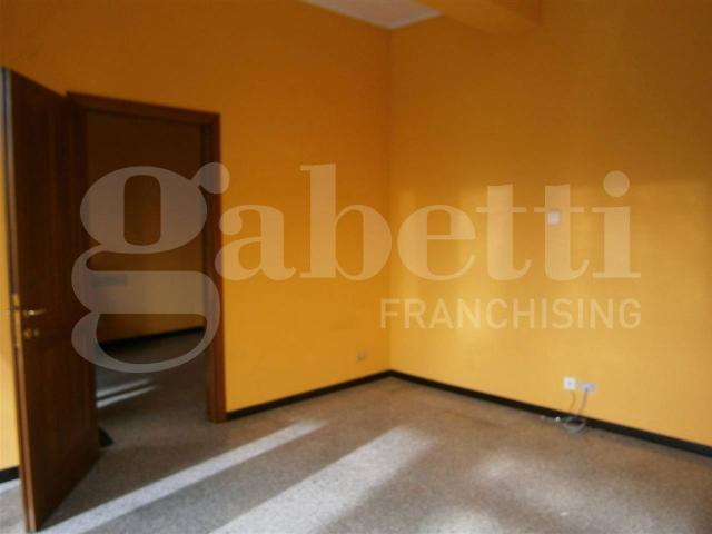 Locale Commerciale in affitto a Commenda, Rovigo