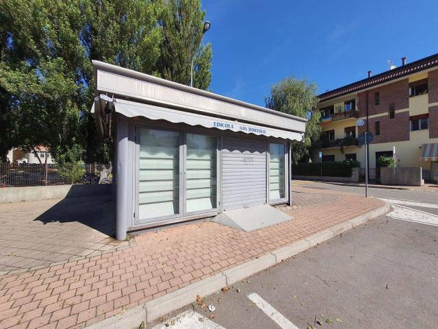 Locale Commerciale in affitto a Commenda, Rovigo