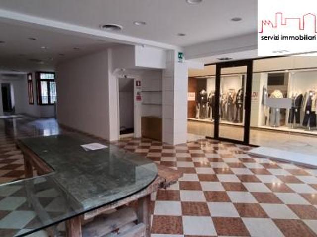 Locale Commerciale in affitto a Sacile, Friuli-Venezia Giulia