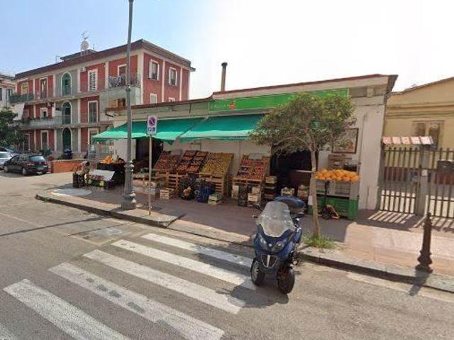 Locale Commerciale in affitto a Salerno, Mercatello