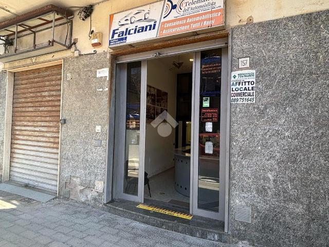 Locale Commerciale in affitto a Salerno, Mercatello