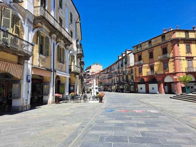 Locale Commerciale in affitto a Piemonte, Cuneo