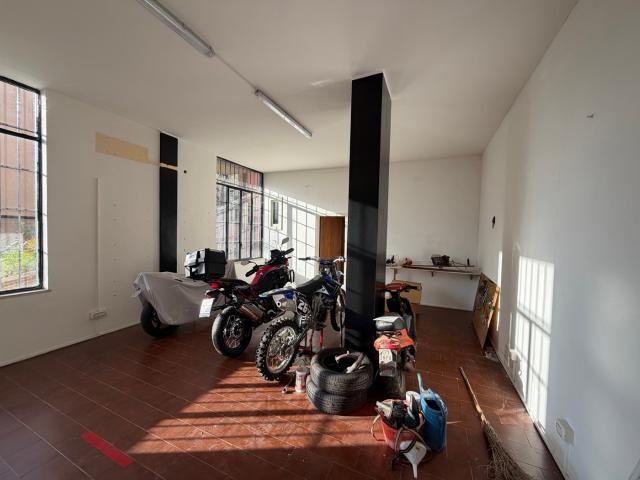 Locale Commerciale in affitto a San Gemini, Umbria