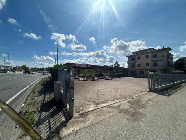 Locale Commerciale in affitto a San Giorgio Del Sannio, Campania