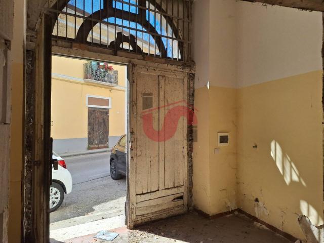 Locale Commerciale in affitto a San Rocco, San Giorgio Del Sannio