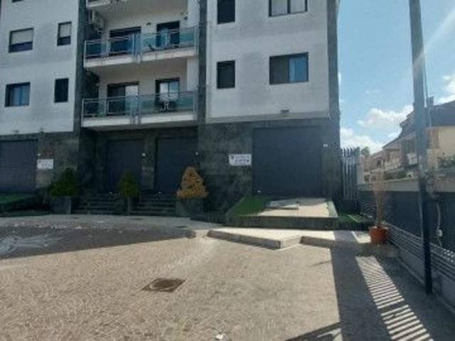 Locale Commerciale in affitto a San Marcellino, Campania
