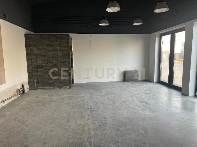 Locale Commerciale in affitto a Case Nuove, San Martino Buon Albergo