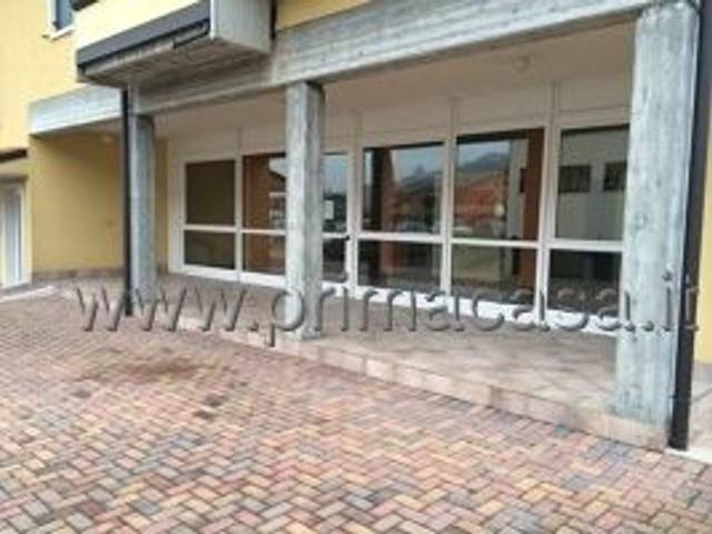 Locale Commerciale in affitto a San Pietro In Cariano, Veneto