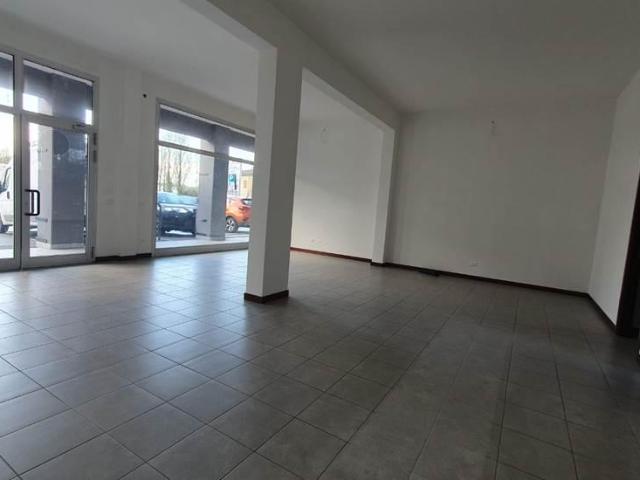 Locale Commerciale in affitto a Unione Comuni Modenesi Area Nord, San Prospero