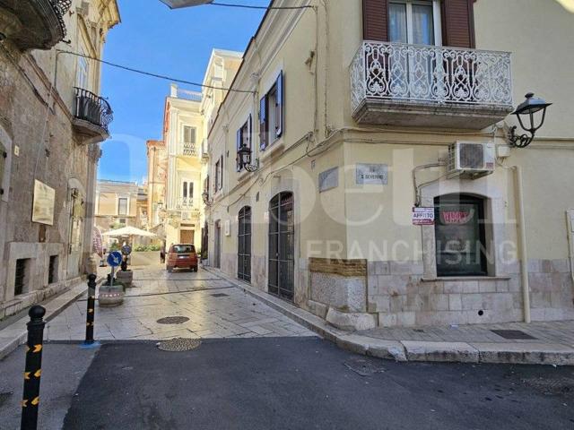 Locale Commerciale in affitto a Puglia, Foggia