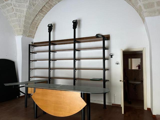 Locale Commerciale in affitto a Puglia, Brindisi