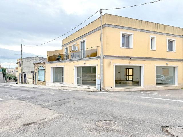 Locale Commerciale in affitto a Sanluri, Sardigna/Sardegna
