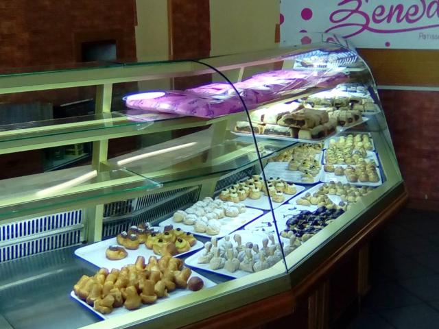 Locale Commerciale in affitto a Sant'antimo, Campania