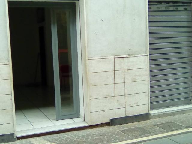 Locale Commerciale in affitto a Sant'antimo, Campania