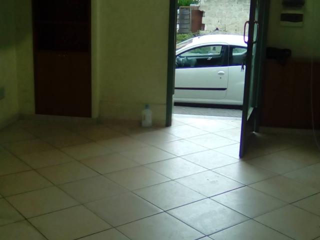 Locale Commerciale in affitto a Sant'antimo, Campania
