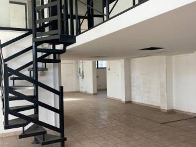 Locale Commerciale in affitto a Unione di comuni Valmarecchia, Santarcangelo Di