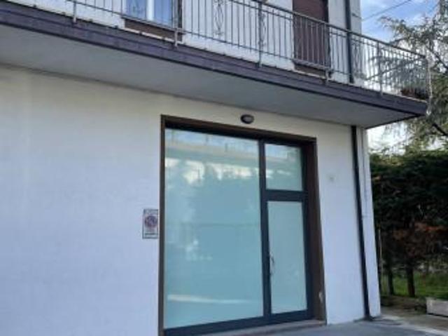 Locale Commerciale in affitto a Unione di comuni Valmarecchia, Santarcangelo Di