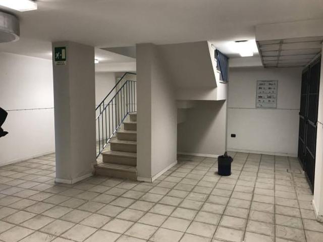 Locale Commerciale in affitto a Unione di comuni Valmarecchia, Santarcangelo Di