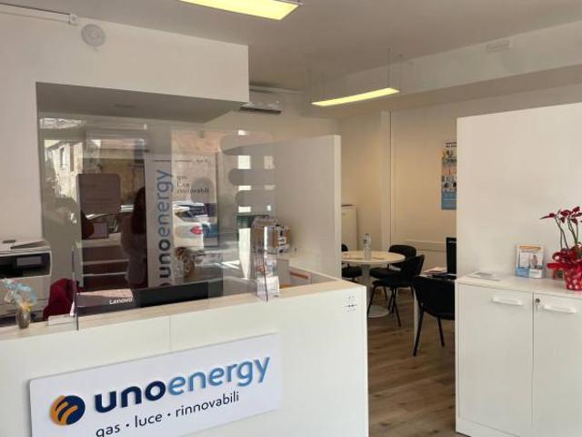 Locale Commerciale in affitto a Unione di comuni Valmarecchia, Santarcangelo Di
