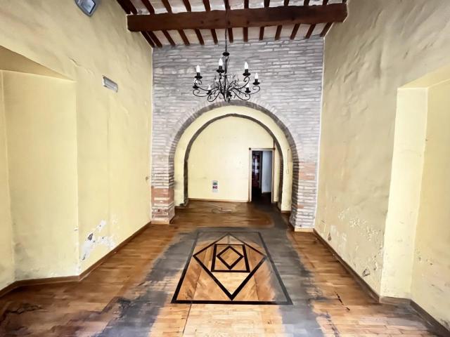 Locale Commerciale in affitto a Marche, Fermo