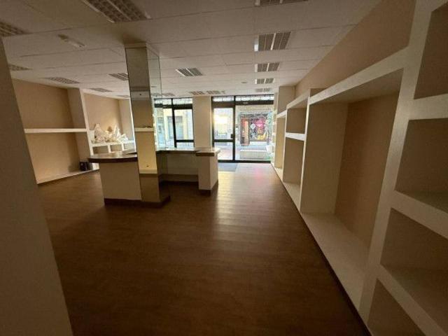 Locale Commerciale in affitto a Piemonte, Vercelli