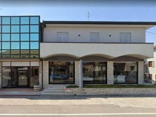 Locale Commerciale in affitto a Sarego, Veneto