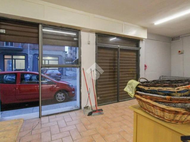 Locale Commerciale in affitto a Unione dei comuni del Distretto Ceramico, Sassuolo