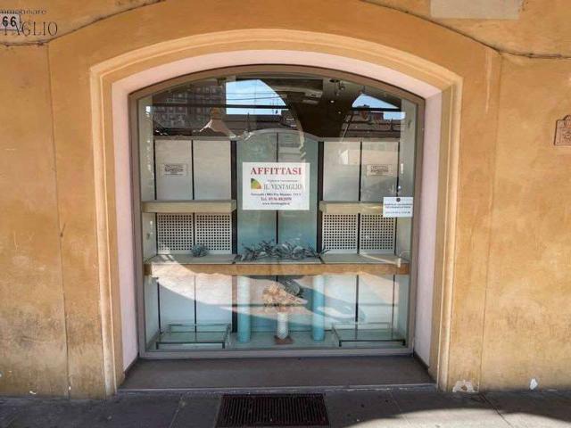 Locale Commerciale in affitto a Unione dei comuni del Distretto Ceramico, Sassuolo