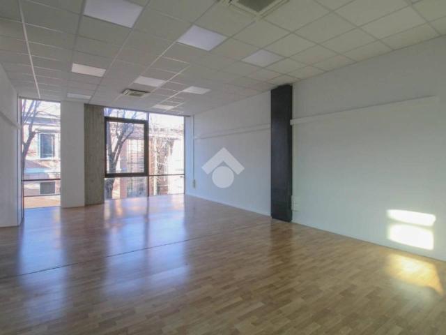 Locale Commerciale in affitto a Unione dei comuni del Distretto Ceramico, Sassuolo