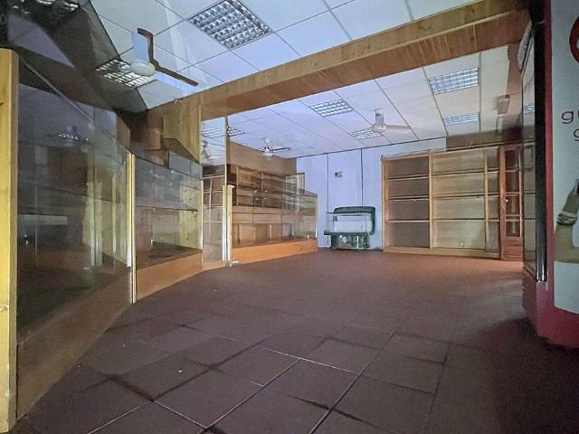 Locale Commerciale in affitto a Unione dei comuni del Distretto Ceramico, Sassuolo