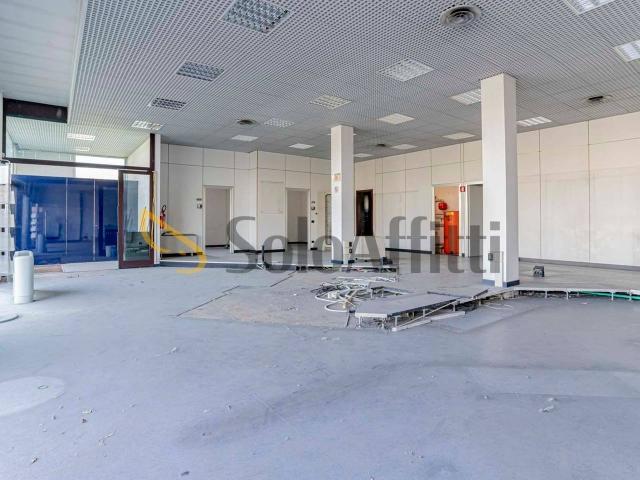 Locale Commerciale in affitto a Unione dei comuni del Distretto Ceramico, Sassuolo