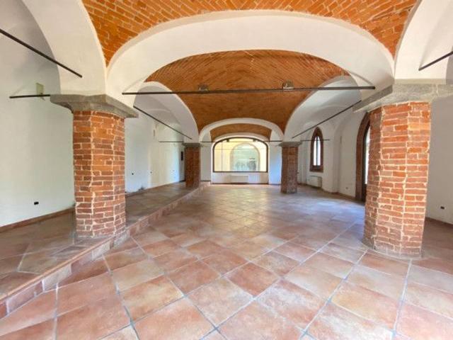 Locale Commerciale in affitto a Piemonte, Cuneo