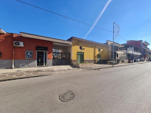 Locale Commerciale in affitto a Scafati, Campania