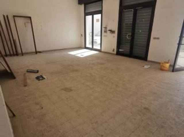 Locale Commerciale in affitto a Calabria, Catanzaro