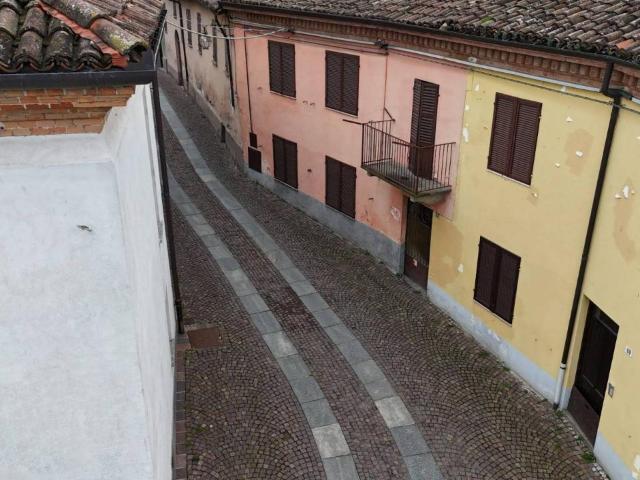 Locale Commerciale in vendita a Piemonte, Cuneo