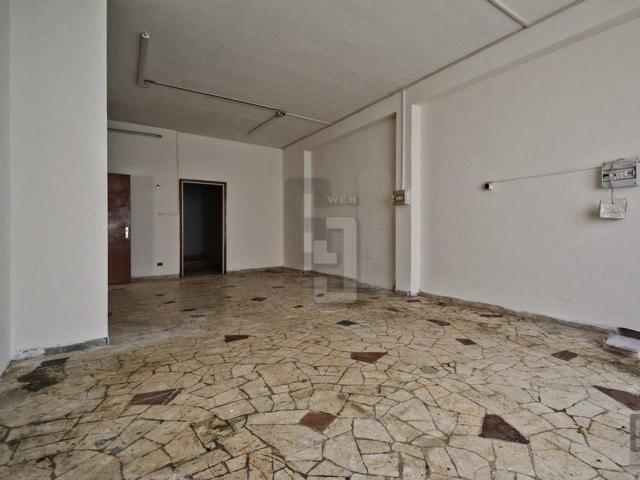 Locale Commerciale in affitto a Padule, Sesto Fiorentino