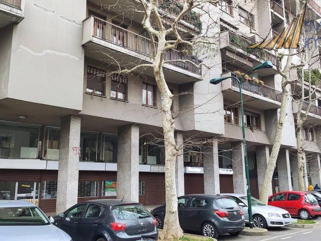 Locale Commerciale in affitto a Zona Omogenea Milano Nord, Sesto San Giovanni