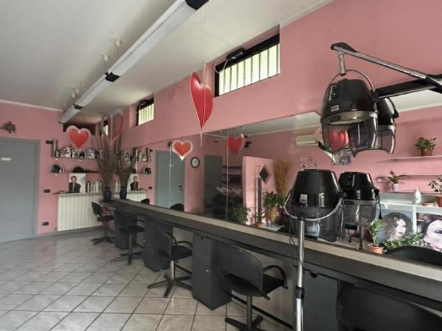 Locale Commerciale in affitto a Solignano, Reggio Emilia
