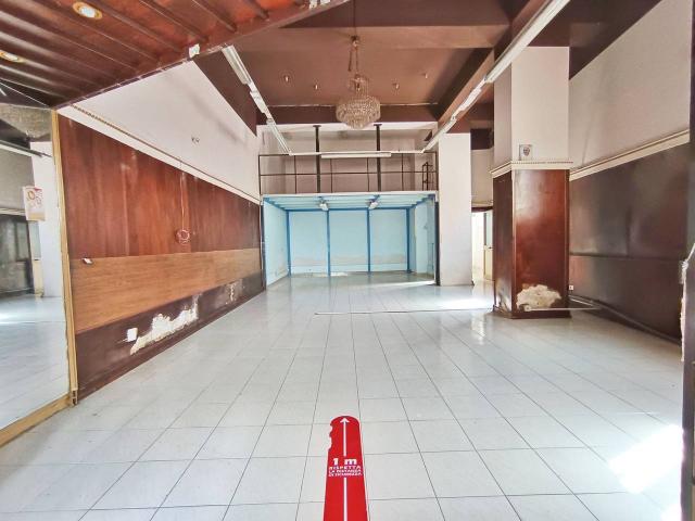 Locale Commerciale in affitto a Solofra, Campania