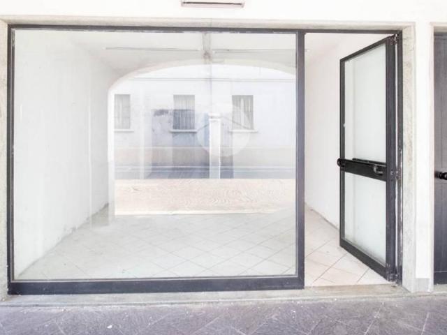 Locale Commerciale in affitto a Soncino, Lombardia
