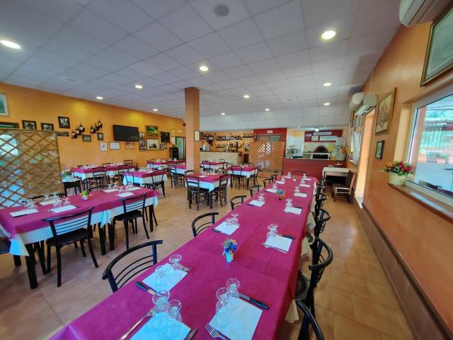 Locale Commerciale in affitto a Sonnino, Lazio