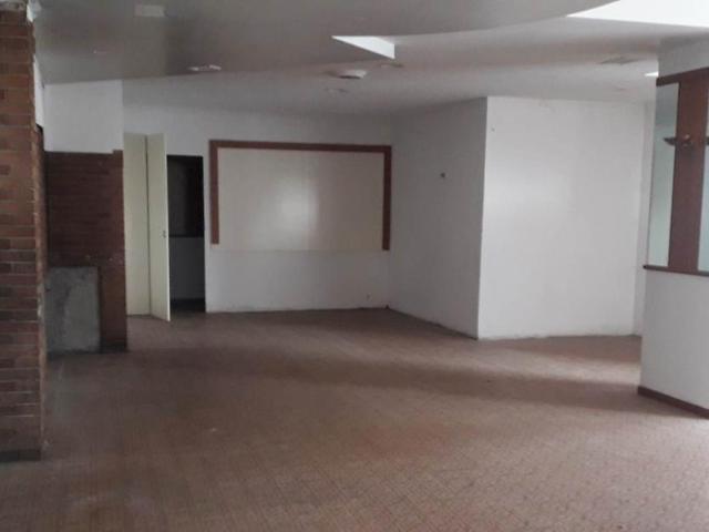 Locale Commerciale in affitto a Soresina, Lombardia