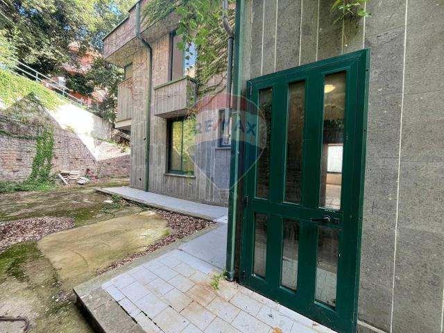 Locale Commerciale in affitto a Soriano Nel Cimino, Lazio